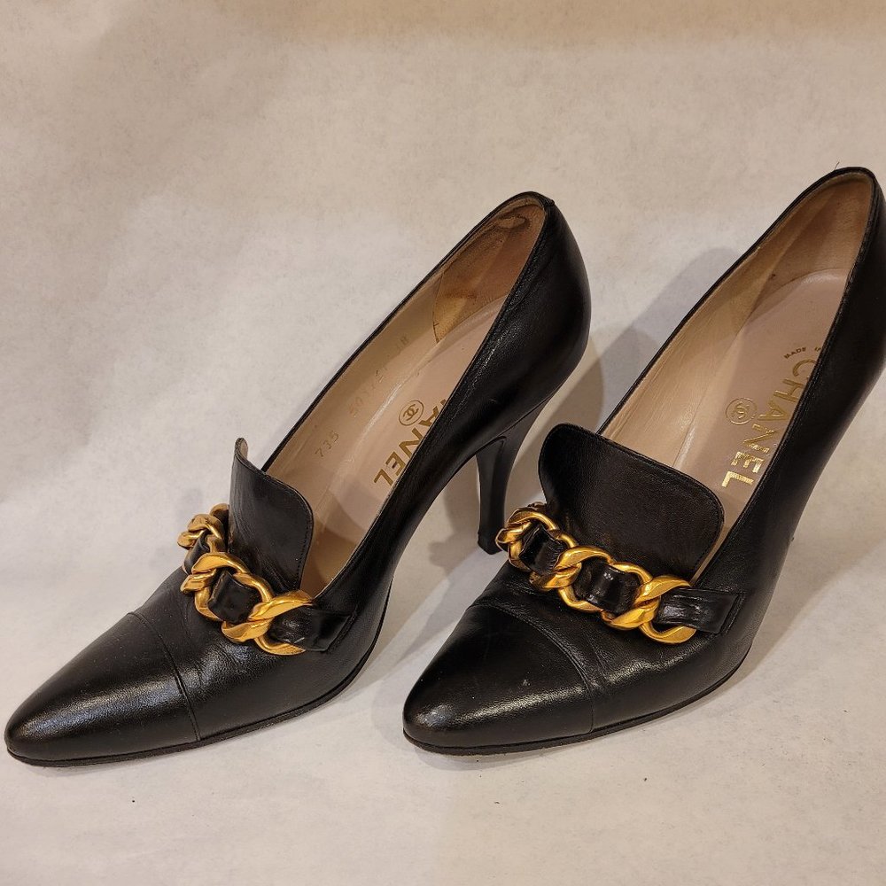 Chanel Black Leather Chain Pumps Heels